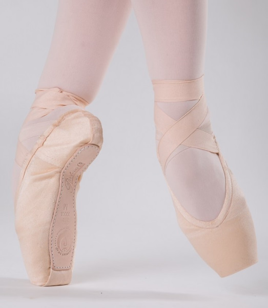 Siberian Swan pointe shoes
