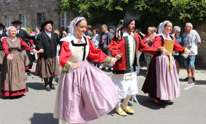 Breton dance