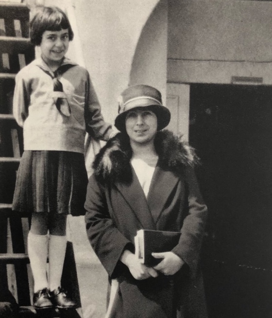 Margot Fonteyn and her mother in Shanghai (1931)